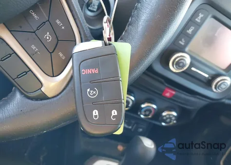 2017 Jeep Renegade Latitude Fwd из США, поврежденный, VIN ZACCJABB1HPF89418